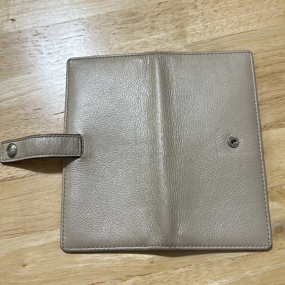 Coach wallet pearl